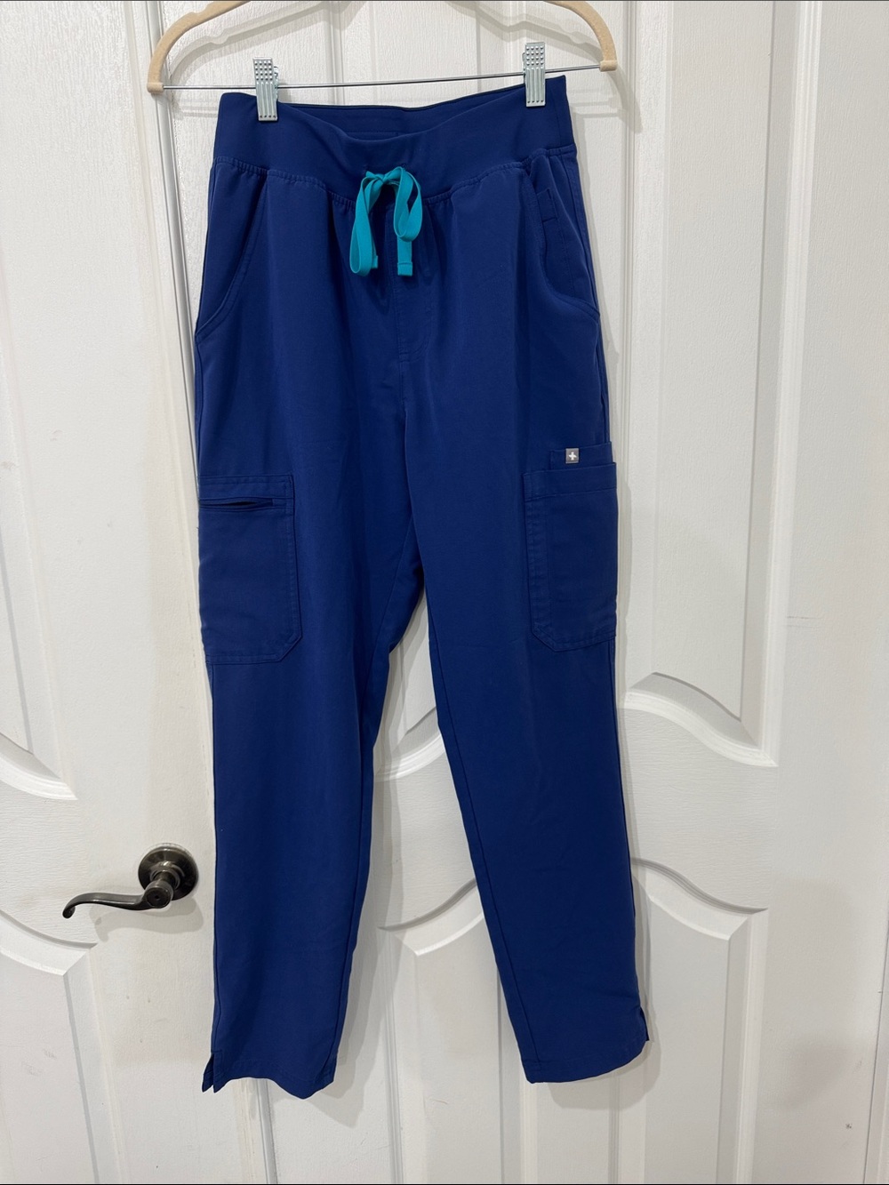 Figs sapphire High
Waisted Yola - Skinny
Scrub Pant™
S - Sapphire